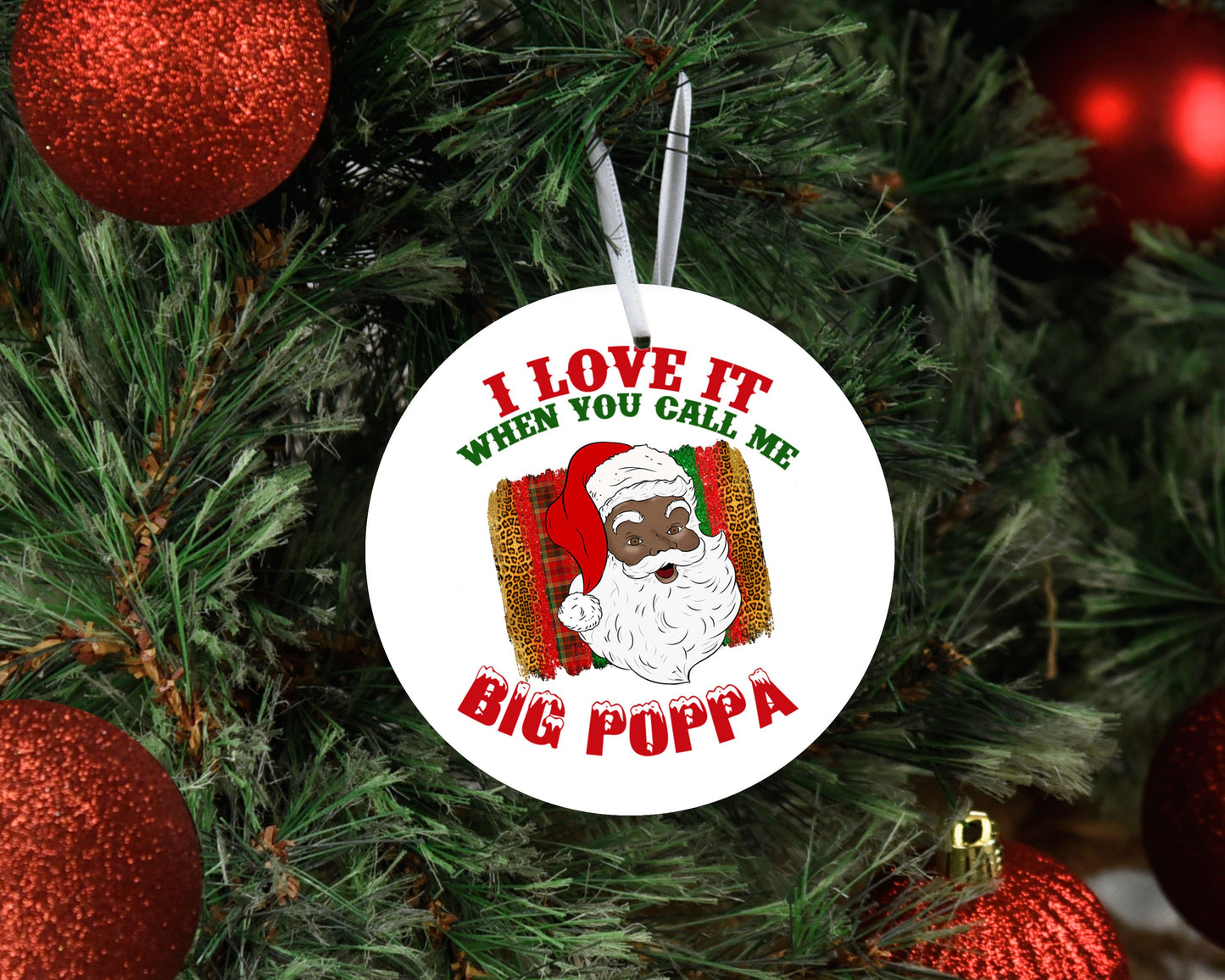 Me encanta cuando me llamas Big Poppa Papá Noel afroamericano Adorno navideño de cerámica redondo