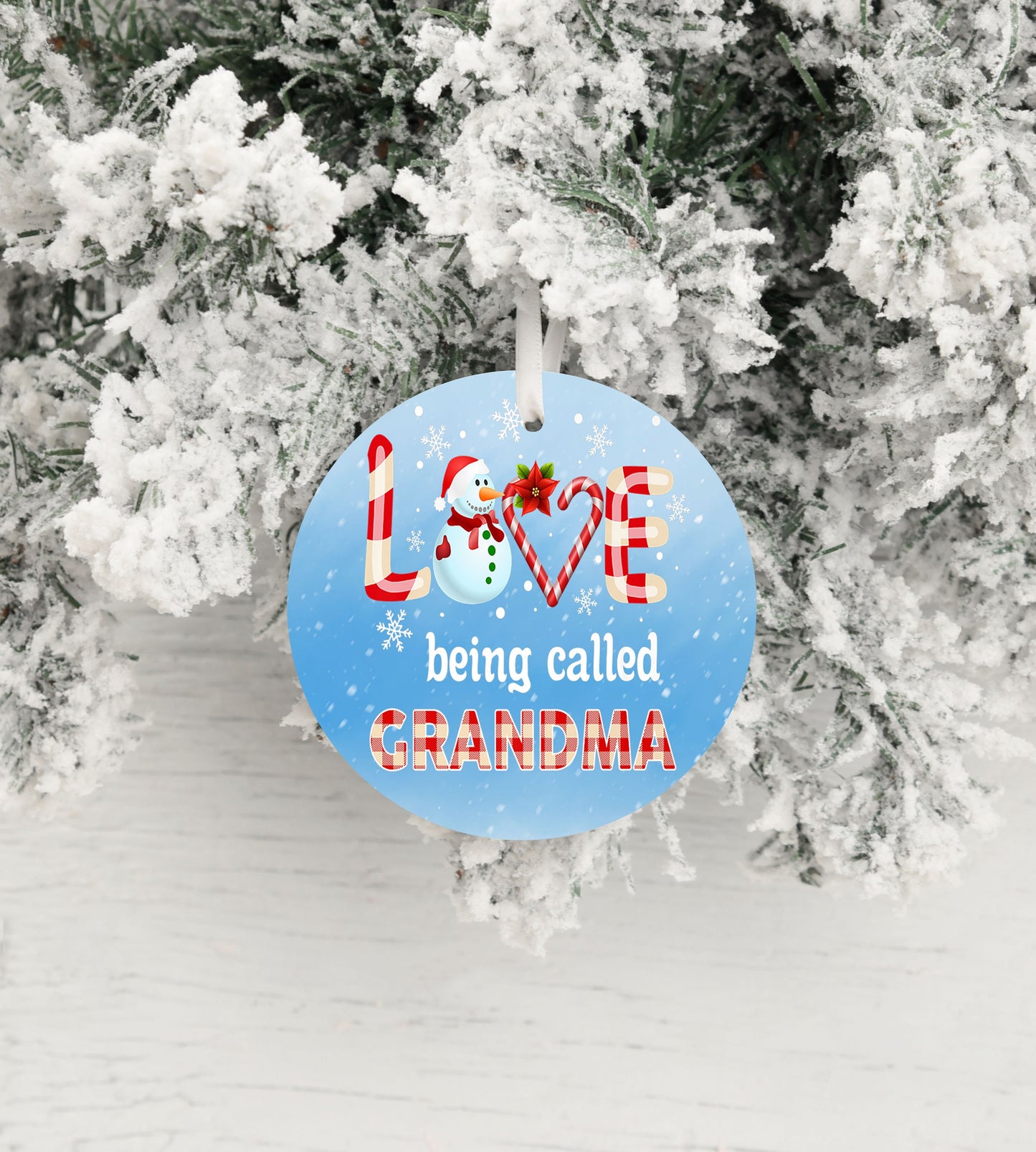 Me encanta ser llamado abuela o nana (tú eliges) Adorno navideño de cerámica redondo