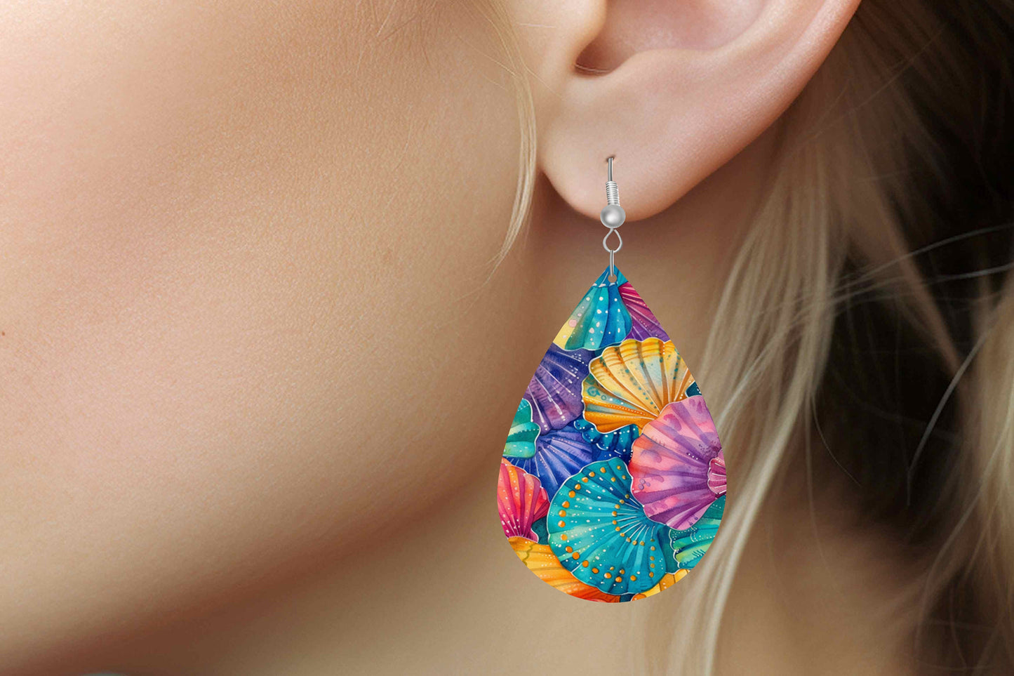 New Release Bright Sea Shells Print Earrings Print Tear Drop Wood Dangle Earrings Hypoallergenic Jewelry