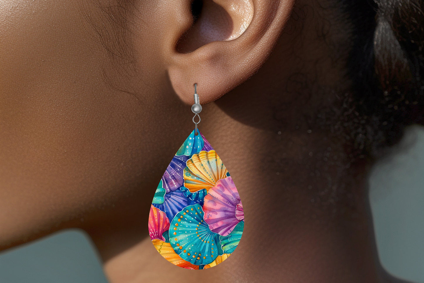 New Release Bright Sea Shells Print Earrings Print Tear Drop Wood Dangle Earrings Hypoallergenic Jewelry