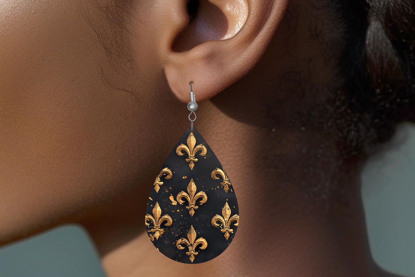 New Release Black and Gold Fleur de Lis Print Earrings Tear Drop Wood Dangle Earrings Hypoallergenic Jewelry