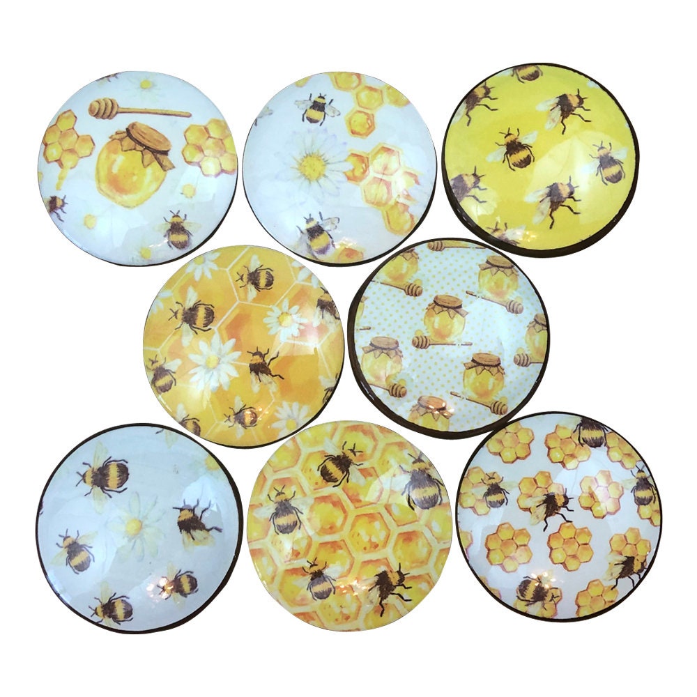 Set of 8 Farmhouse Bees and Daisy Wood Cabinet Knobs S0154