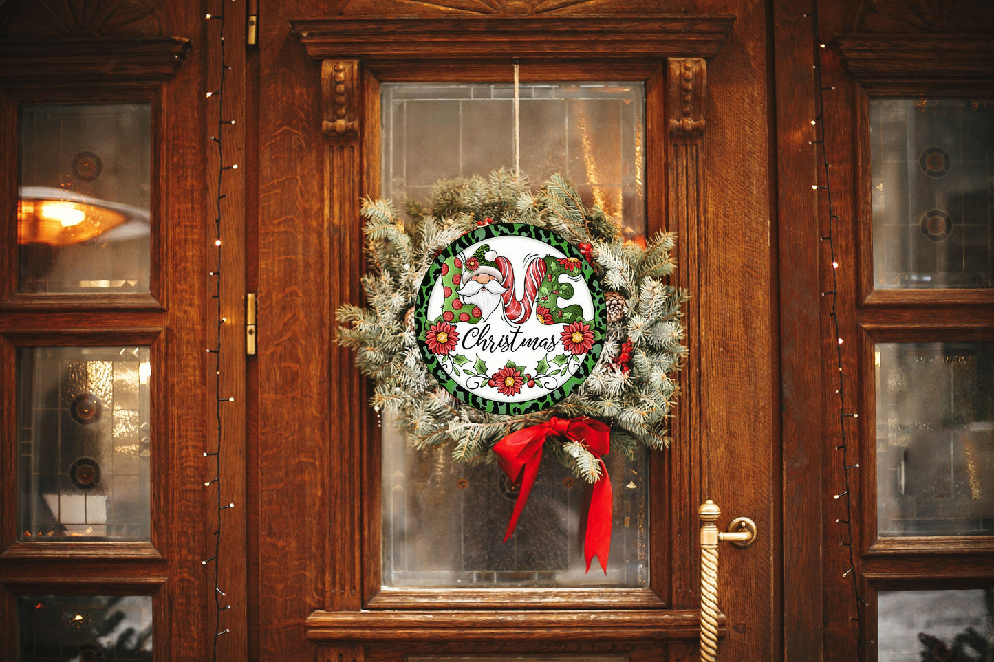 Letrero de madera hecho a mano con estampado redondo de gnomo navideño de amor