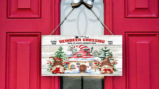 Letrero de madera hecho a mano con estampado navideño de Gnome Reindeer Crossing (10" x 5")