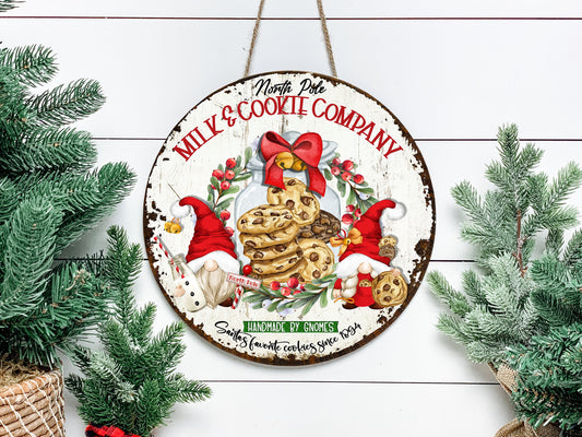 Mild and Cookie Company - Letrero de madera hecho a mano con estampado redondo navideño para puerta de granja